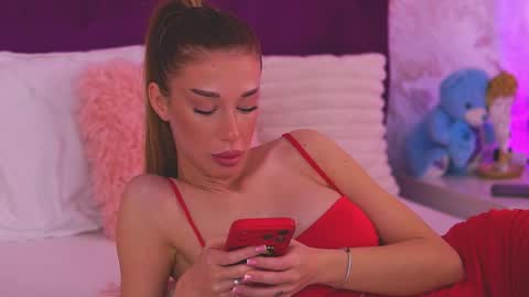 EllinaNuria online show from April 1, 2026, 5:30 am