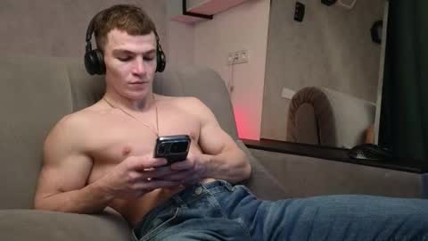 Snapshot of elliot_muscle04 chatting on January 19, 2026, 4:00 pm elliot_muscle04 online show from January 19, 2026, 4:00 pm