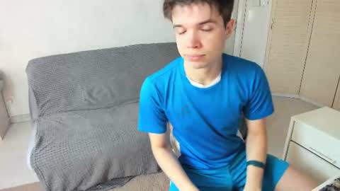 Snapshot of elliot_winki chatting on August 2, 2026, 5:22 pm elliot_winki online show from August 2, 2026, 5:22 pm