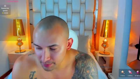 Snapshot of elliott_veelez chatting on May 11, 2026, 9:01 pm E L L I O T V E L E Z online show from May 11, 2026, 9:01 pm