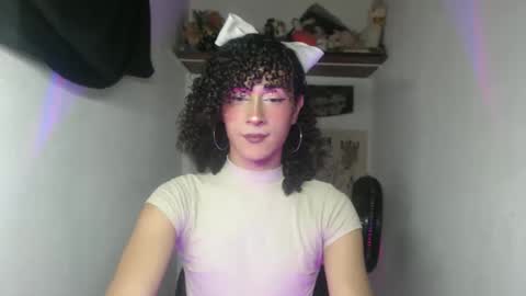 Snapshot of ellis_flowers chatting on May 25, 2026, 11:55 pm . online show from May 25, 2026, 11:55 pm