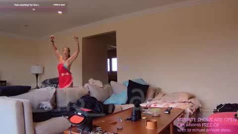 Snapshot of ells_palace chatting on March 8, 2025, 6:16 pm Ella Bella Bo Bella online show from March 8, 2025, 6:16 pm