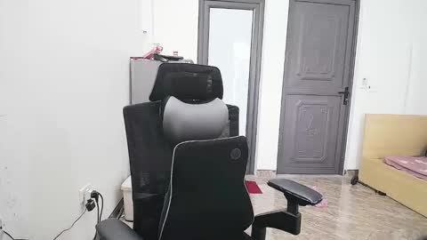 ellsa9x online show from December 2, 2025, 4:29 am