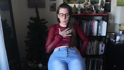 Elly Naomi online show from January 4, 2025, 7:23 pm