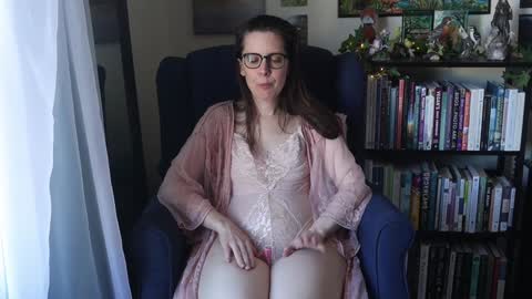 Elly Naomi online show from January 18, 2025, 7:26 pm