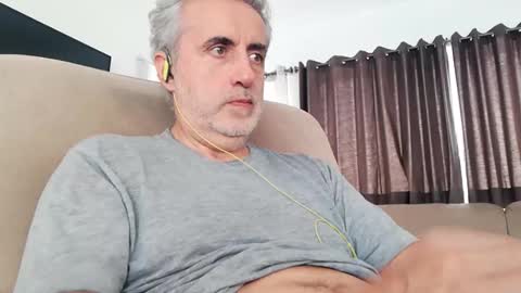 fer online show from September 11, 2025, 6:52 pm