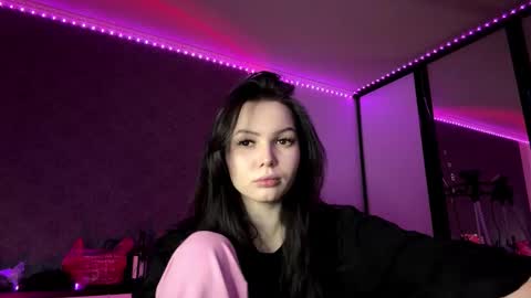 Snapshot of elmermelendes chatting on March 4, 2026, 9:37 am Tiny online show from March 4, 2026, 9:37 am