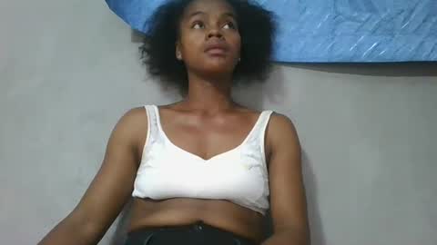 Snapshot of elodie228680 chatting on May 11, 2026, 5:46 am elodie228680 online show from May 11, 2026, 5:46 am