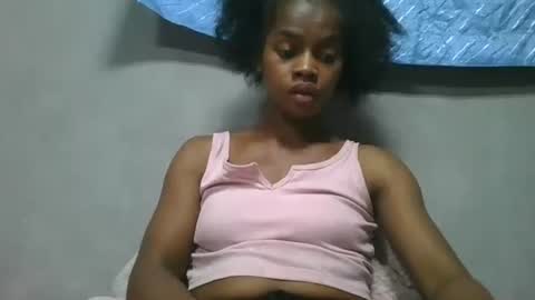 Snapshot of elodie228680 chatting on May 12, 2026, 6:27 pm elodie228680 online show from May 12, 2026, 6:27 pm