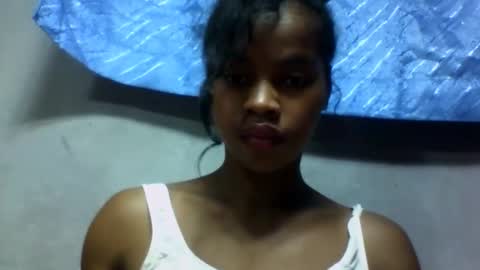 Snapshot of elodie228680 chatting on May 24, 2026, 5:01 am elodie228680 online show from May 24, 2026, 5:01 am