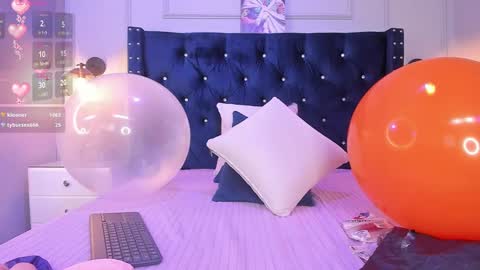 Elodie  online show from January 31, 2025, 6:03 pm