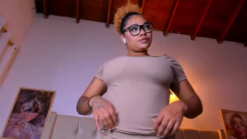Snapshot of eloisa_cleavage_ chatting on April 29, 2026, 10:08 am Maya online show from April 29, 2026, 10:08 am