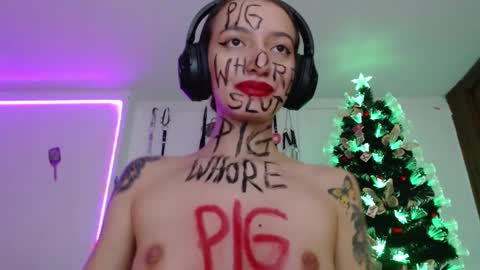 Snapshot of eloise_brown_ chatting on December 9, 2024, 11:56 pm Chelsea Please help me to reach 100 thumbs up online show from December 9, 2024, 11:56 pm
