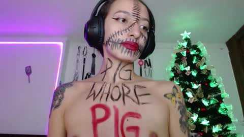Snapshot of eloise_brown_ chatting on December 10, 2024, 11:40 pm Chelsea Please help me to reach 100 thumbs up online show from December 10, 2024, 11:40 pm