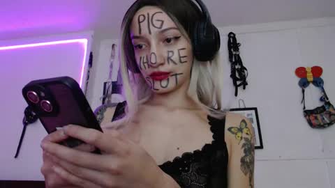 Snapshot of eloise_brown_ chatting on January 14, 2025, 1:47 am Chelsea Please help me to reach 100 thumbs up online show from January 14, 2025, 1:47 am