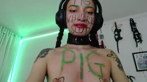 Snapshot of eloise_brown_ chatting on January 22, 2025, 1:20 am Chelsea Please help me to reach 100 thumbs up online show from January 22, 2025, 1:20 am