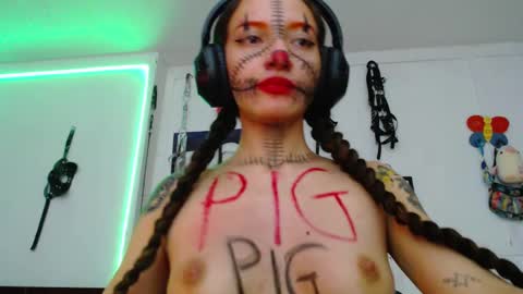 Snapshot of eloise_brown_ chatting on January 22, 2025, 11:43 pm Chelsea Please help me to reach 100 thumbs up online show from January 22, 2025, 11:43 pm