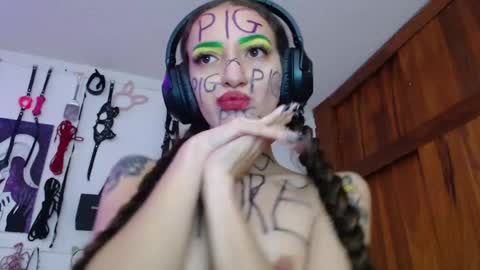Snapshot of eloise_brown_ chatting on February 15, 2025, 11:03 pm Chelsea Please help me to reach 100 thumbs up online show from February 15, 2025, 11:03 pm