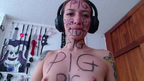 Snapshot of eloise_brown_ chatting on March 1, 2025, 5:05 pm Chelsea Please help me to reach 100 thumbs up online show from March 1, 2025, 5:05 pm
