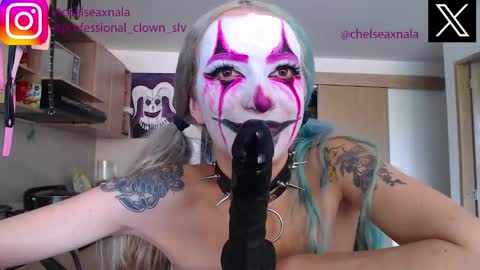 Snapshot of eloise_brown_ chatting on September 13, 2025, 7:35 pm Chelsea Please help me to reach 100 thumbs up online show from September 13, 2025, 7:35 pm