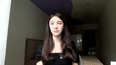 Snapshot of elouisevallian chatting on July 5, 2026, 2:07 am Elara online show from July 5, 2026, 2:07 am