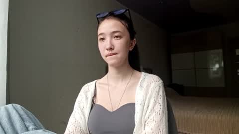 Snapshot of elouisevallian chatting on July 18, 2026, 2:05 am Elara online show from July 18, 2026, 2:05 am