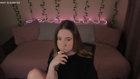 Ela give me a thumbs up if you like it  and this is important for the development of the account online show from March 21, 2026, 7:06 pm