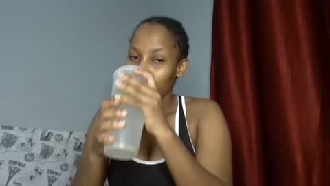 Snapshot of elsysmiley chatting on February 4, 2025, 3:54 am elsysmile online show from February 4, 2025, 3:54 am