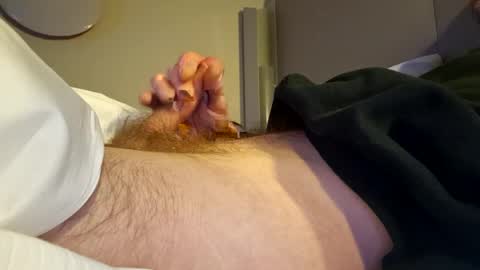 eltonyoo online show from January 3, 2025, 8:32 pm