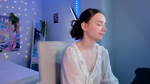 Snapshot of elvienne chatting on June 6, 2026, 3:11 am Elvienne online show from June 6, 2026, 3:11 am