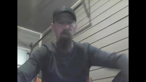 Snapshot of elwooood7 chatting on December 19, 2024, 11:18 am elwooood7 online show from December 19, 2024, 11:18 am