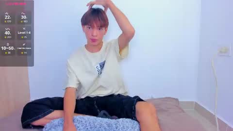 Snapshot of ely_king chatting on June 12, 2026, 7:13 pm E L Y K I N G online show from June 12, 2026, 7:13 pm
