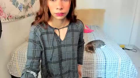 Snapshot of ely_slim chatting on February 20, 2025, 4:03 pm Elizabeth online show from February 20, 2025, 4:03 pm