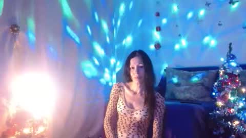 Elisa online show from December 4, 2025, 7:11 pm