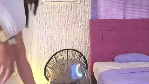 Snapshot of elza_fuentes01 chatting on July 2, 2026, 7:31 pm Michelle online show from July 2, 2026, 7:31 pm