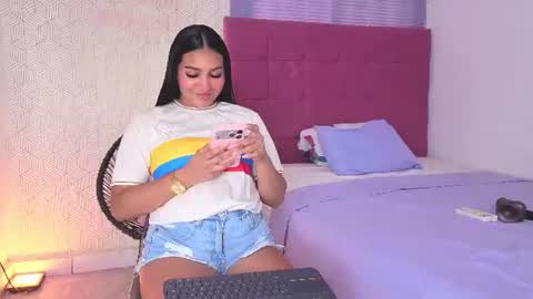 Snapshot of elza_fuentes01 chatting on July 3, 2026, 7:42 pm Michelle online show from July 3, 2026, 7:42 pm