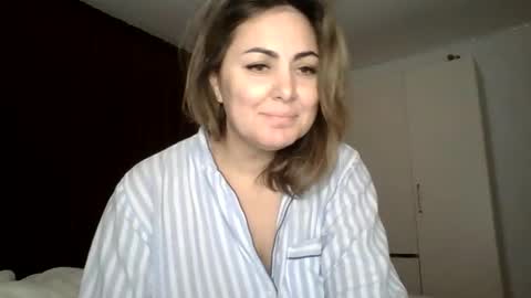 Snapshot of em_roqueen chatting on September 29, 2025, 8:35 pm Em online show from September 29, 2025, 8:35 pm