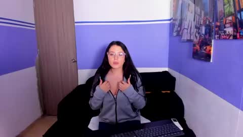 Snapshot of ema_04 chatting on June 22, 2026, 10:07 pm Estefany Martinez Acua INSTAGRAM ema 04oficial online show from June 22, 2026, 10:07 pm