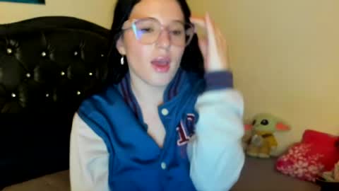Snapshot of ema_04 chatting on July 16, 2026, 12:27 am Estefany Martinez Acua INSTAGRAM ema 04oficial online show from July 16, 2026, 12:27 am