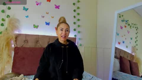 Snapshot of ema_garciaa chatting on October 18, 2025, 12:39 pm ema garcia  online show from October 18, 2025, 12:39 pm