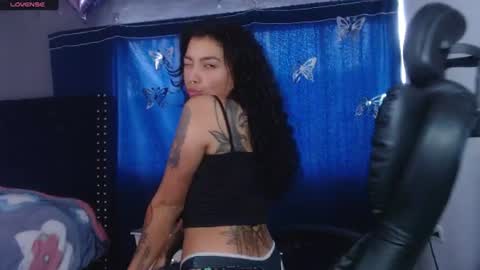 Snapshot of ema_ploxx chatting on June 22, 2026, 6:27 pm ema_ploxx online show from June 22, 2026, 6:27 pm