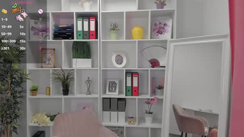 EmaBrownie online show from January 9, 2025, 5:33 pm