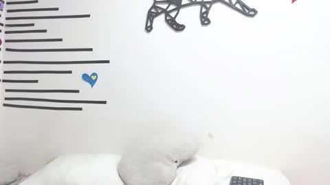 Ema Walker online show from November 9, 2025, 12:47 pm