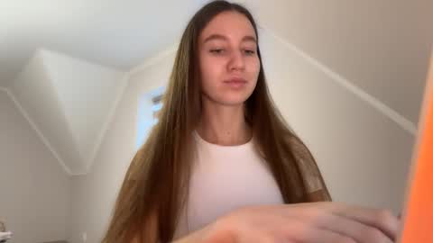 Alina online show from December 14, 2025, 1:27 pm