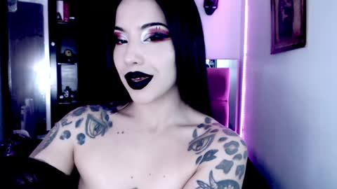 Snapshot of emearld_black chatting on May 1, 2026, 2:16 am Emerald Black online show from May 1, 2026, 2:16 am