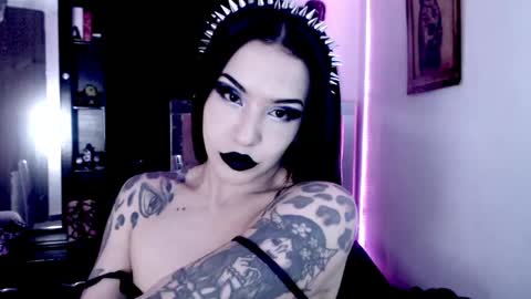 Snapshot of emearld_black chatting on May 3, 2026, 3:34 am Emerald Black online show from May 3, 2026, 3:34 am