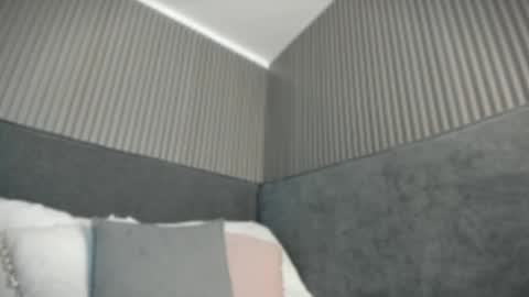 emelie_89 online show from May 16, 2026, 11:31 am