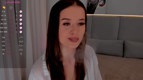 Snapshot of emelilove chatting on February 2, 2025, 5:10 am Emeli online show from February 2, 2025, 5:10 am