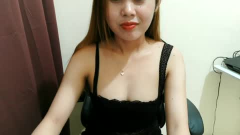 Snapshot of emely_18 chatting on July 12, 2026, 1:18 am emely_18 online show from July 12, 2026, 1:18 am