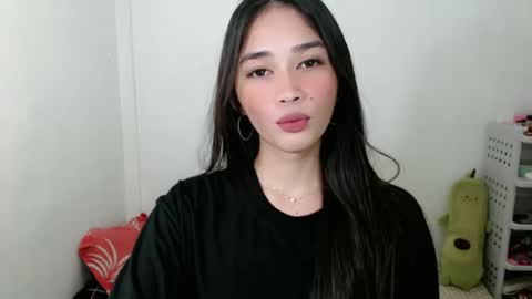 Snapshot of emelyn_fuckdoll chatting on April 28, 2026, 9:53 pm Scarlett online show from April 28, 2026, 9:53 pm